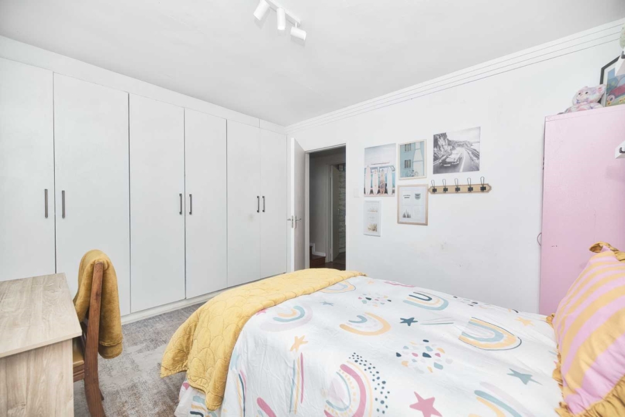 6 Bedroom Property for Sale in Northcliff Western Cape